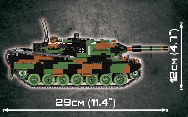 A Leopard 2A5 TVM #2620 tank showcases measurements.