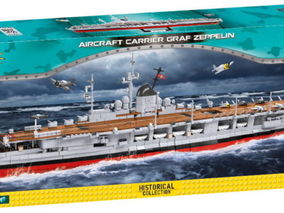 A box with the iconic Aircraft Carrier Graf Zeppelin #4826 inside.