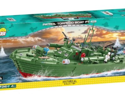 A lego box with Patrol Torpedo Boat PT-109 #4825 in it.