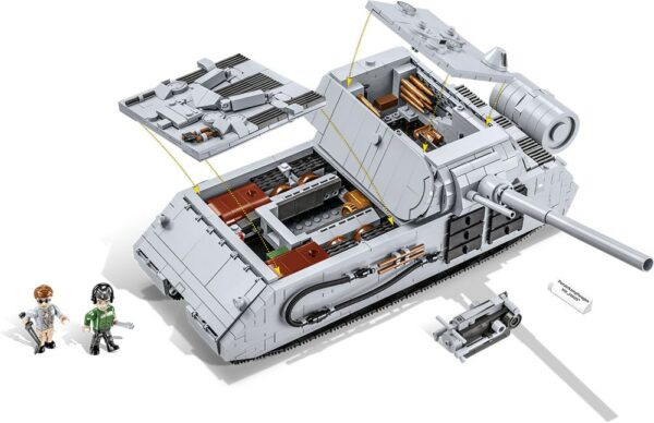 A figure inside a PANZER VIII MAUS 1605 KL #2559.