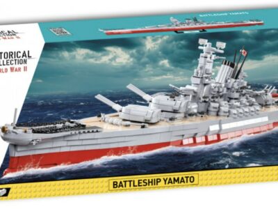 A box containing the Battleship Yamato #4833 model.