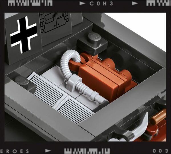 An image of a C.O.H.3 Panzer IV Ausf. G #3045 with an open compartment.