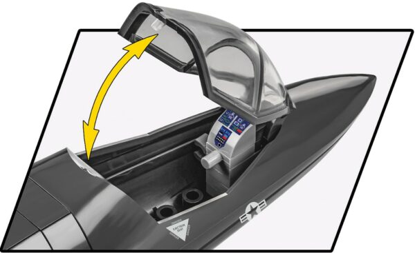 The cockpit of F-35B Lightning II (USAF) #5829 is highlighted with an arrow.