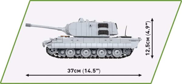 A model of the Panzerkampfwagen E-100 #2572 tank is shown.