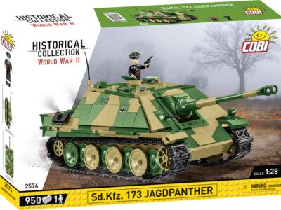 A box with a model of a Jagdpanther Sd.Kfz #2574 tank.
