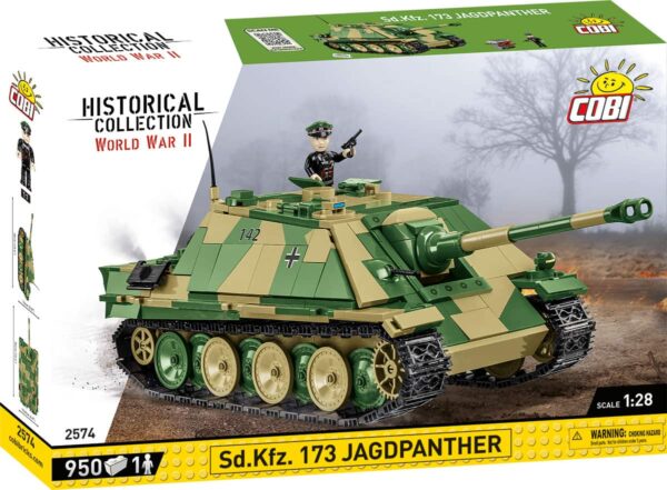 A box with a model of a Jagdpanther Sd.Kfz #2574 tank.