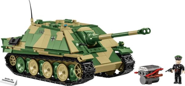A soldier stands next to the Jagdpanther Sd.Kfz #2574.