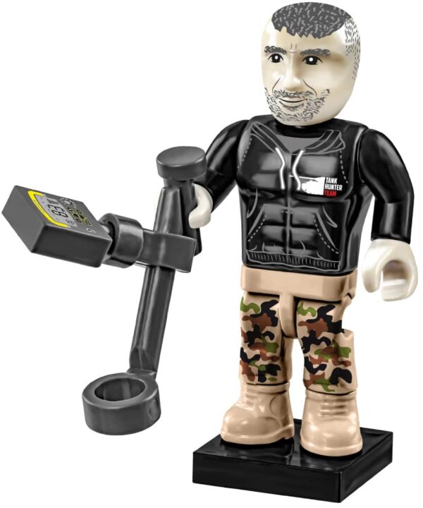 Cobi's Tank Hunter #2285, an executive edition Sturmgeschutz III AUSF.G, is equipped with camouflage and a gun.