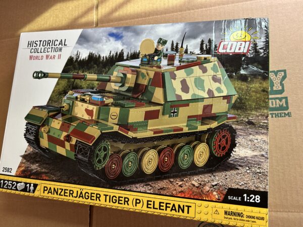 COBI Panzerjager Tiger (P) Elefant #2582 (Damaged Box Deal)